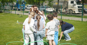 Mažieji atranda profesijų pasaulį: Vilniaus paslaugų verslo profesinio mokymo centre startavo pirmoji vasaros dienos stovykla